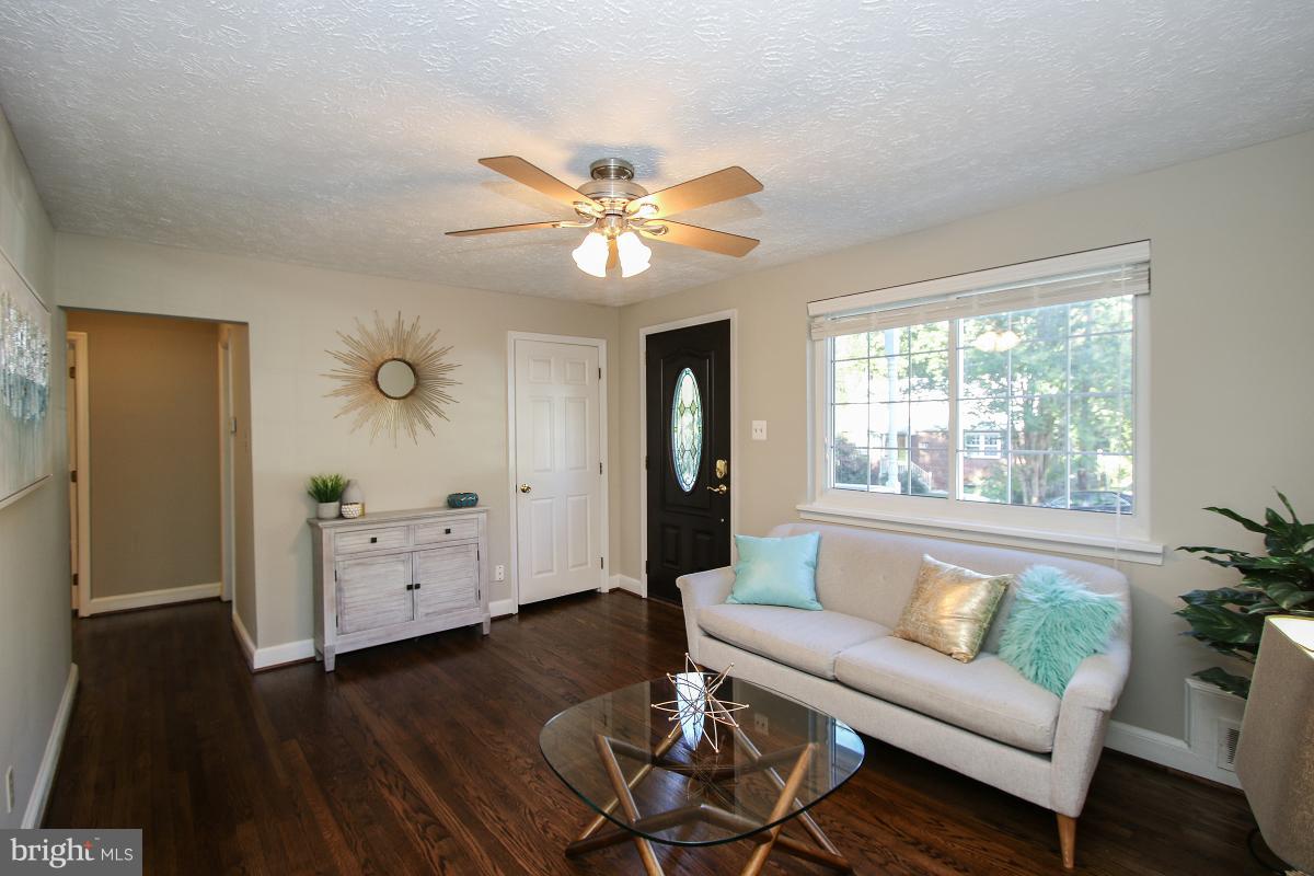 3306 Fayette Road Kensington, MD 20895 - Photo 6 of 30 Living Room