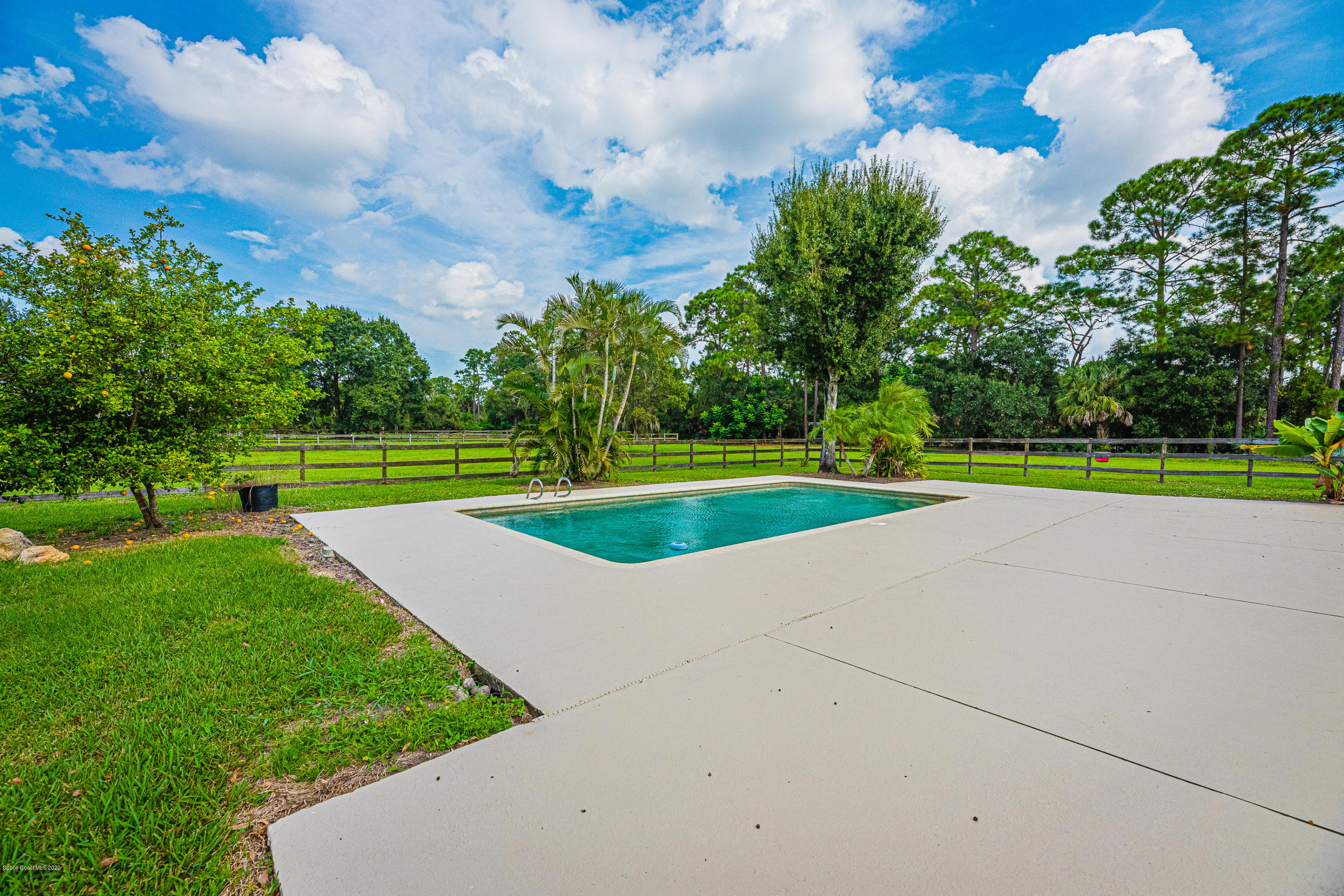 4300 Pinewood Road Melbourne, FL 32934 - Photo 8 of 60 JC7_9003-HDR