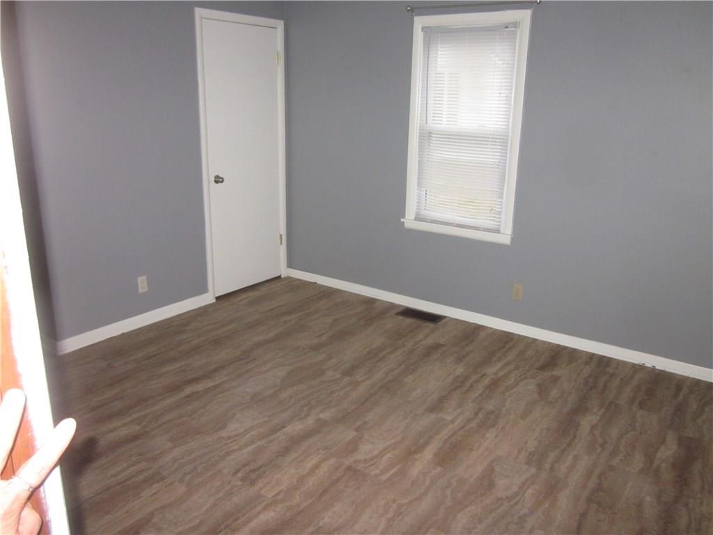 1780 West Deaver Road Columbus, IN 47201 - Photo 8 of 22
