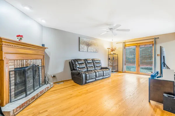$405,000 | 373 Blackfoot Drive, Bolingbrook, IL 60490