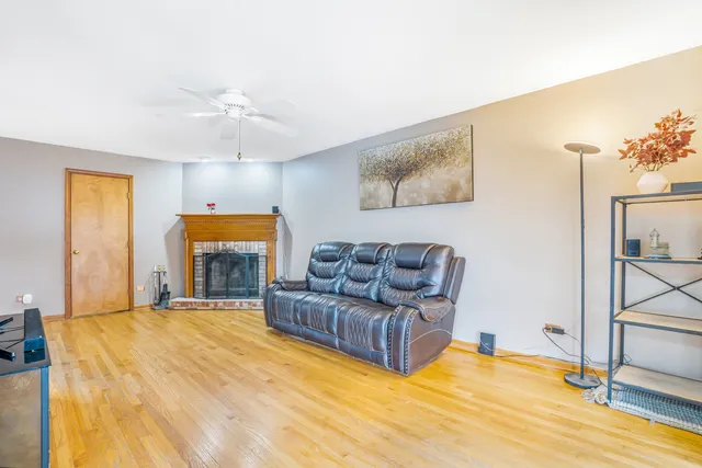 $399,000 | 373 Blackfoot Drive, Bolingbrook, IL 60490