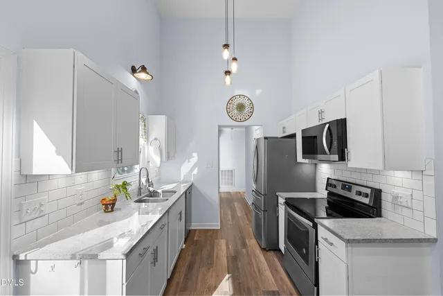 $489,000 | 1229 Selwyn Lane, Cary, NC 27511