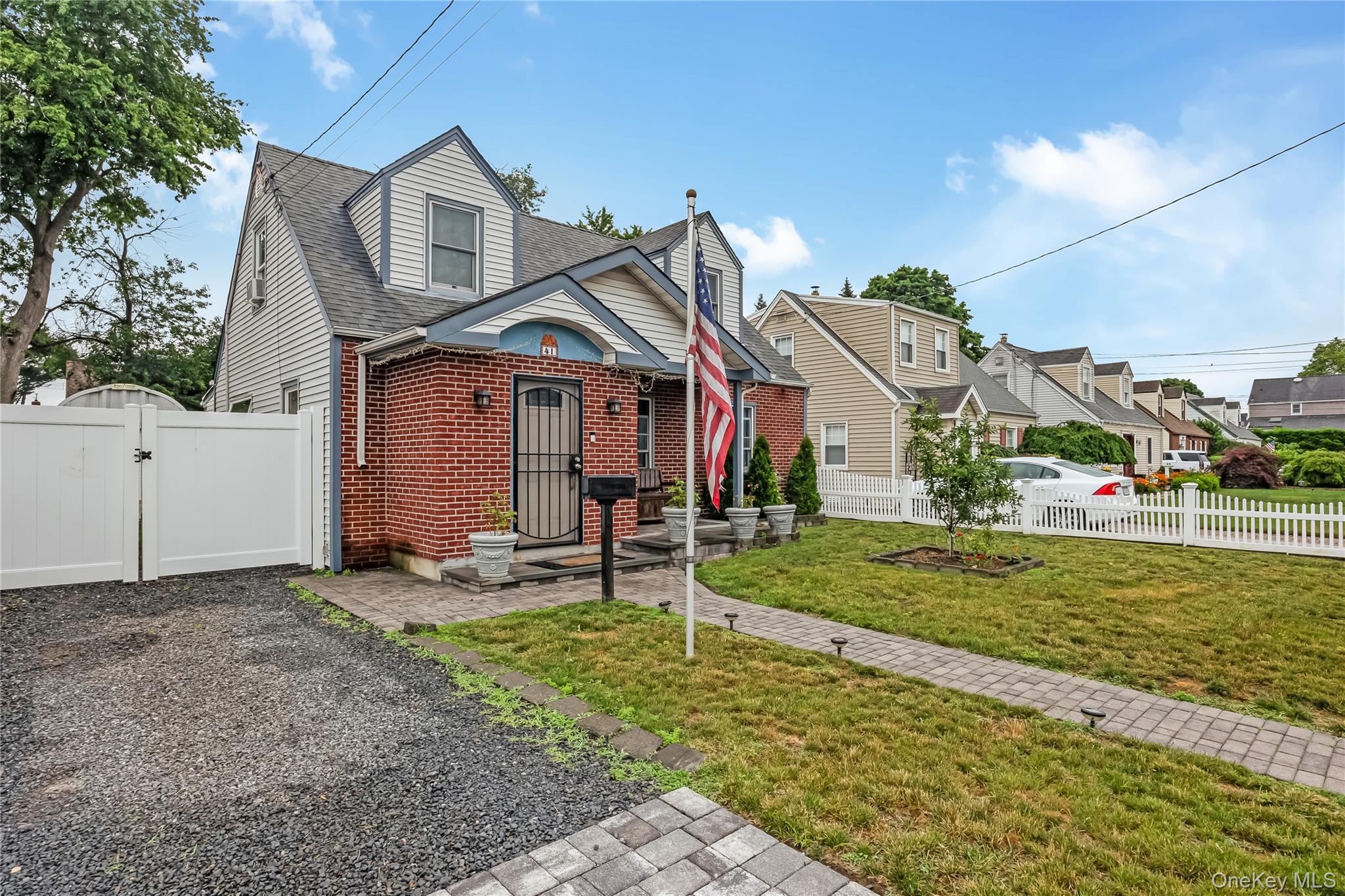 41 Haig Road Valley Stream, NY 11581 - Photo 2 of 11