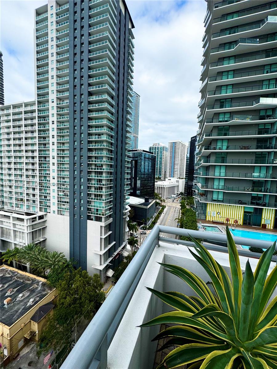 60 Southwest 13th Street, Unit 4201 Miami, FL 33130 - Photo 26 of 31