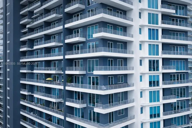 $5,800 | 60 Southwest 13th Street, Unit 4201, Miami, FL 33130