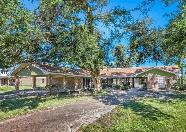 $248,000 | 2212 Bon Vie Drive, Sulphur, LA 70665