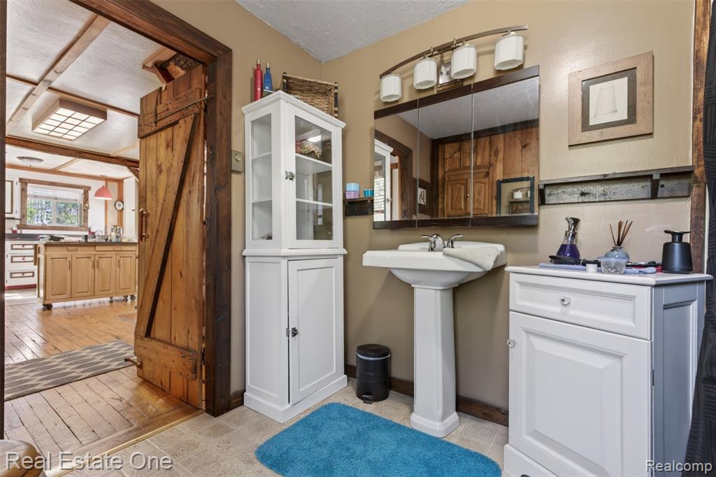 4489 School Road Roscommon, MI 48653 - Photo 19 of 67