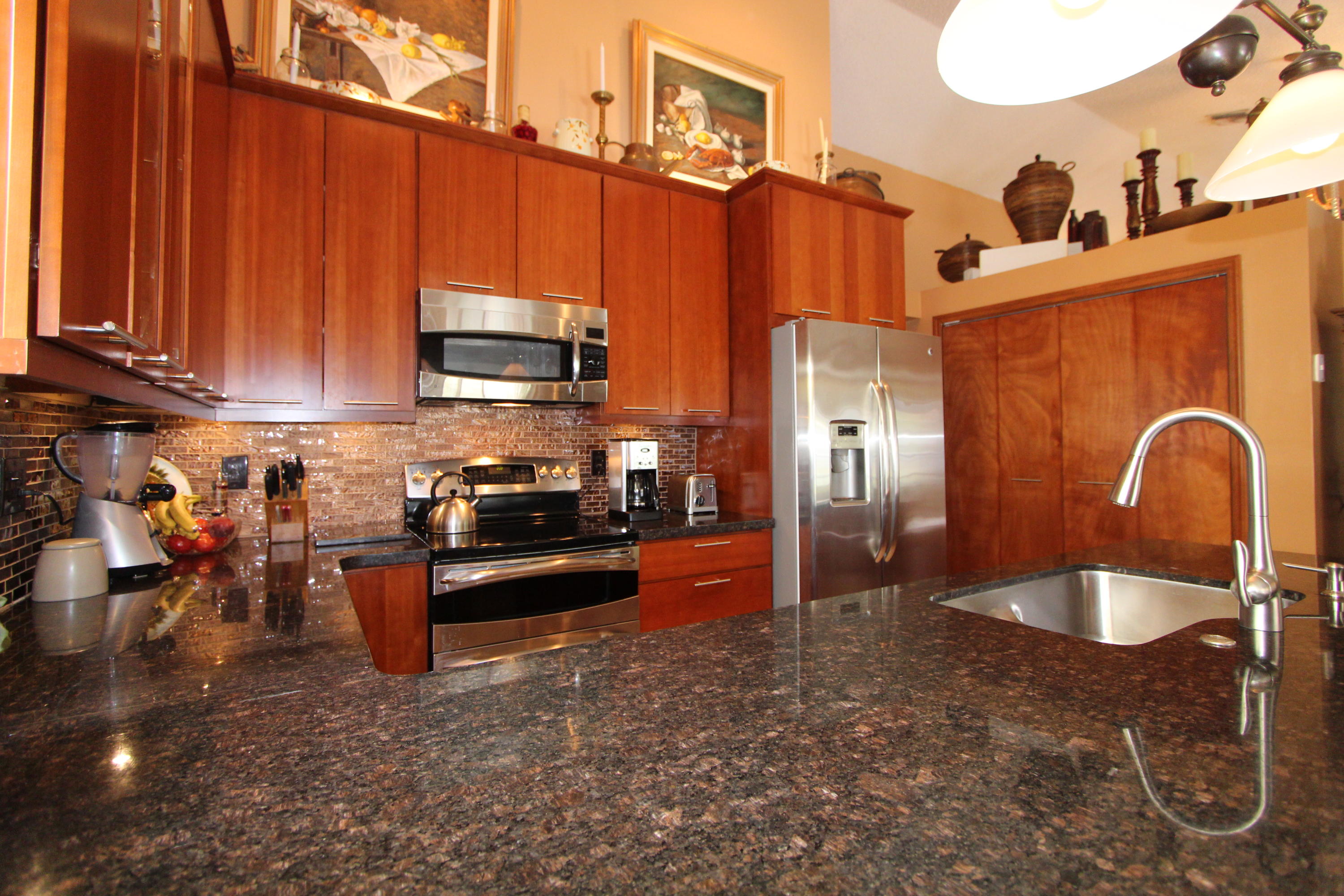 355 Redwood Lane Boca Raton, FL 33487 - Photo 5 of 19 Kitchen