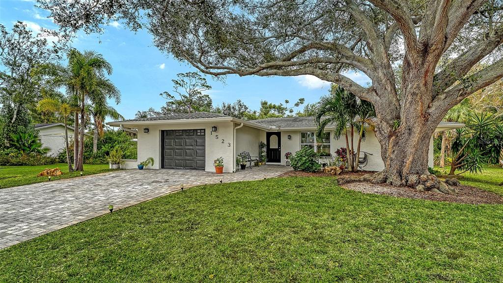 1523 84th Street Northwest Bradenton, FL 34209 - Photo 1 of 48