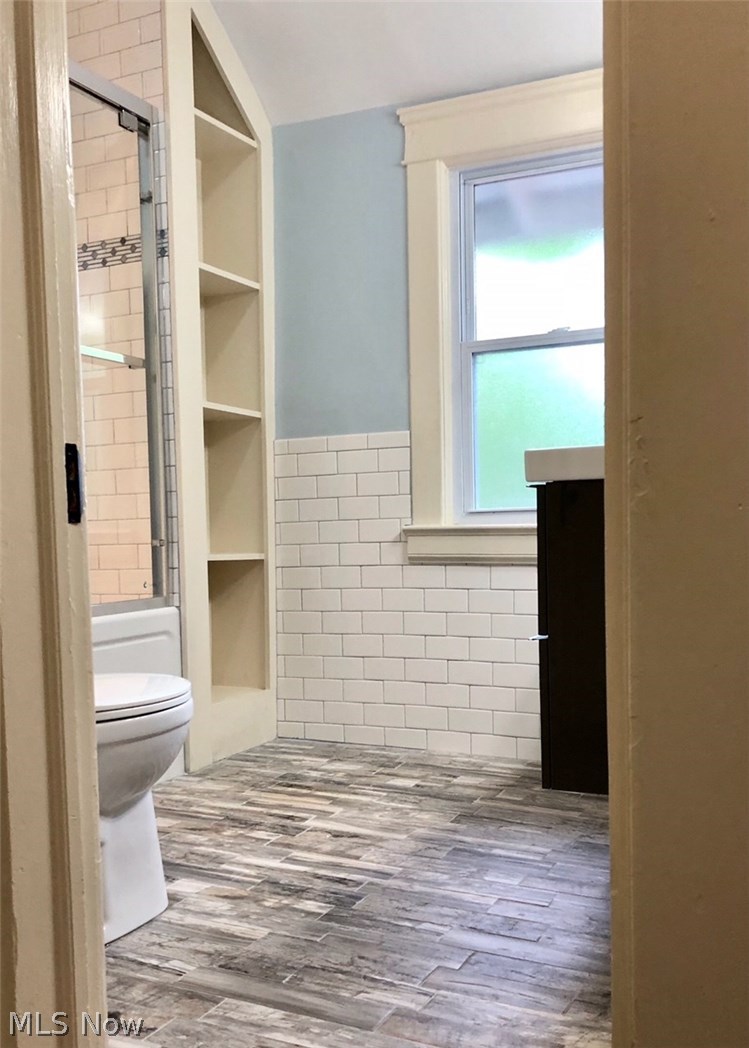 2612 Princeton Road Cleveland, OH 44118 - Photo 16 of 29 Gallery Image 16