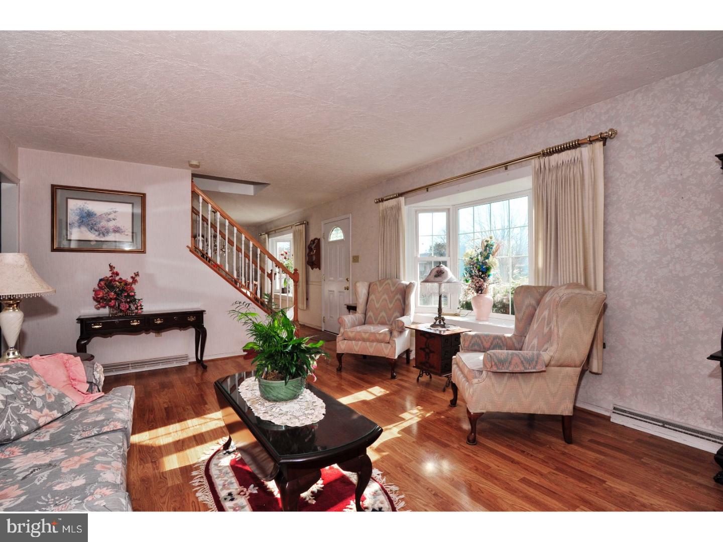 24 Curtis Road Kutztown, PA 19530 - Photo 4 of 22 Living Room