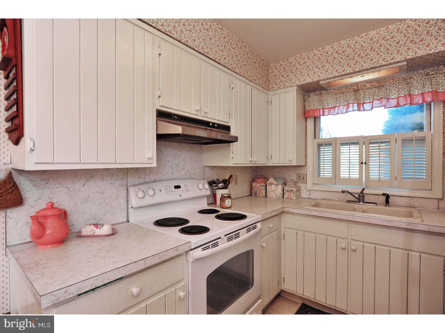 24 Curtis Road Kutztown, PA 19530 - Photo 7 of 22 Kitchen