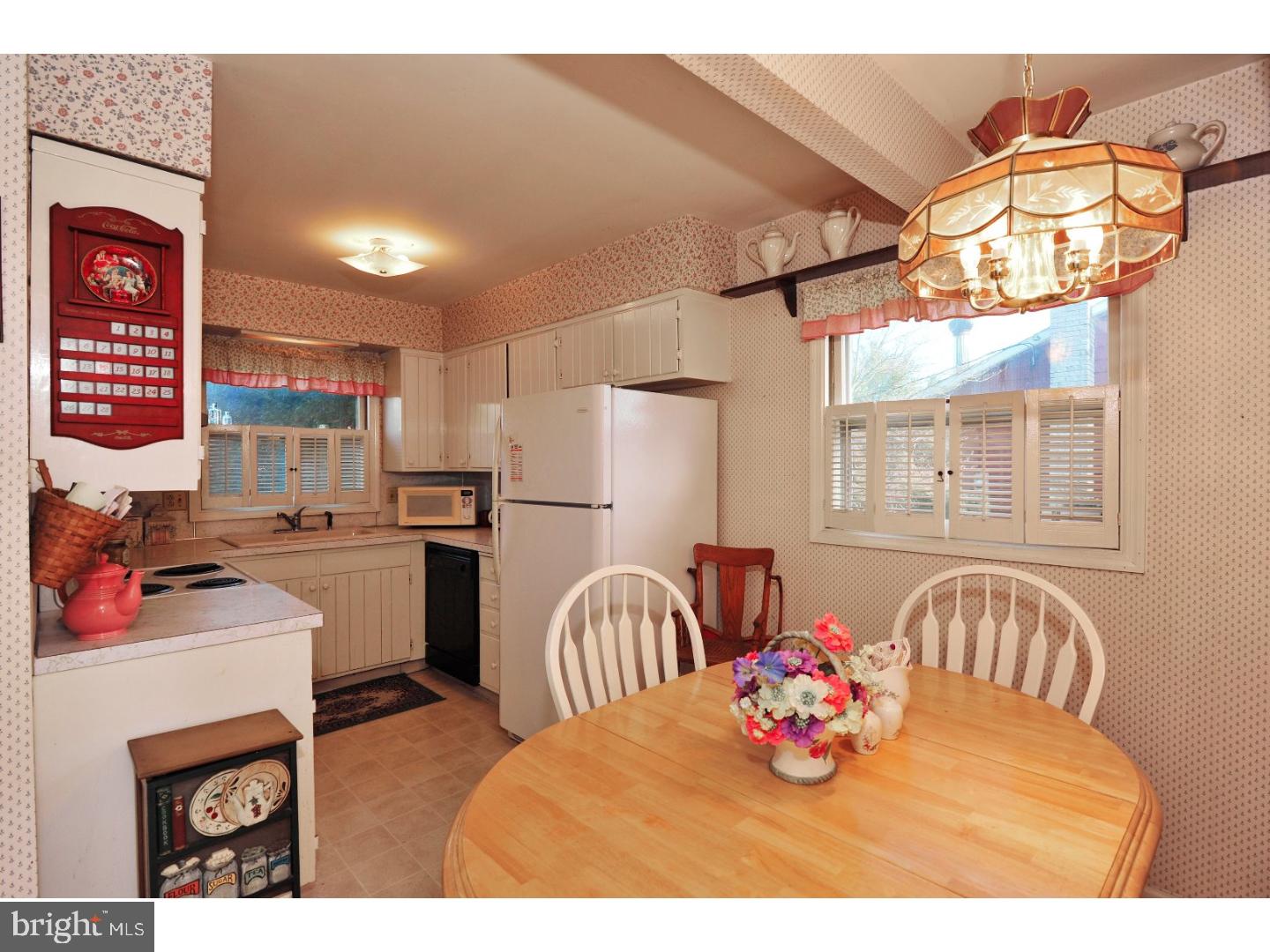 24 Curtis Road Kutztown, PA 19530 - Photo 8 of 22 Kitchen
