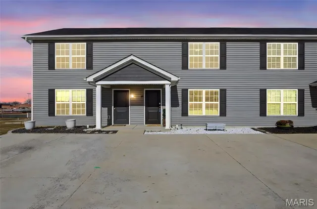 $195,000 | 811 Navajo Trail, Warrenton, MO 63383