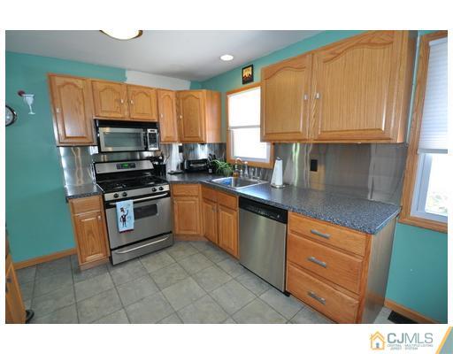 78 Hilliard Road Old Bridge, NJ 08857 - Photo 6 of 12 Gallery Image 6
