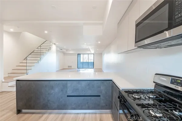 $4,800 | 7341 Valmont Street, Unit 102, Tujunga, CA 91042