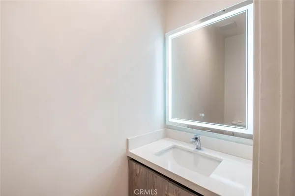 $4,800 | 7341 Valmont Street, Unit 102, Tujunga, CA 91042