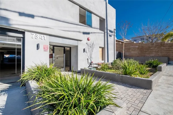 $4,800 | 7341 Valmont Street, Unit 102, Tujunga, CA 91042