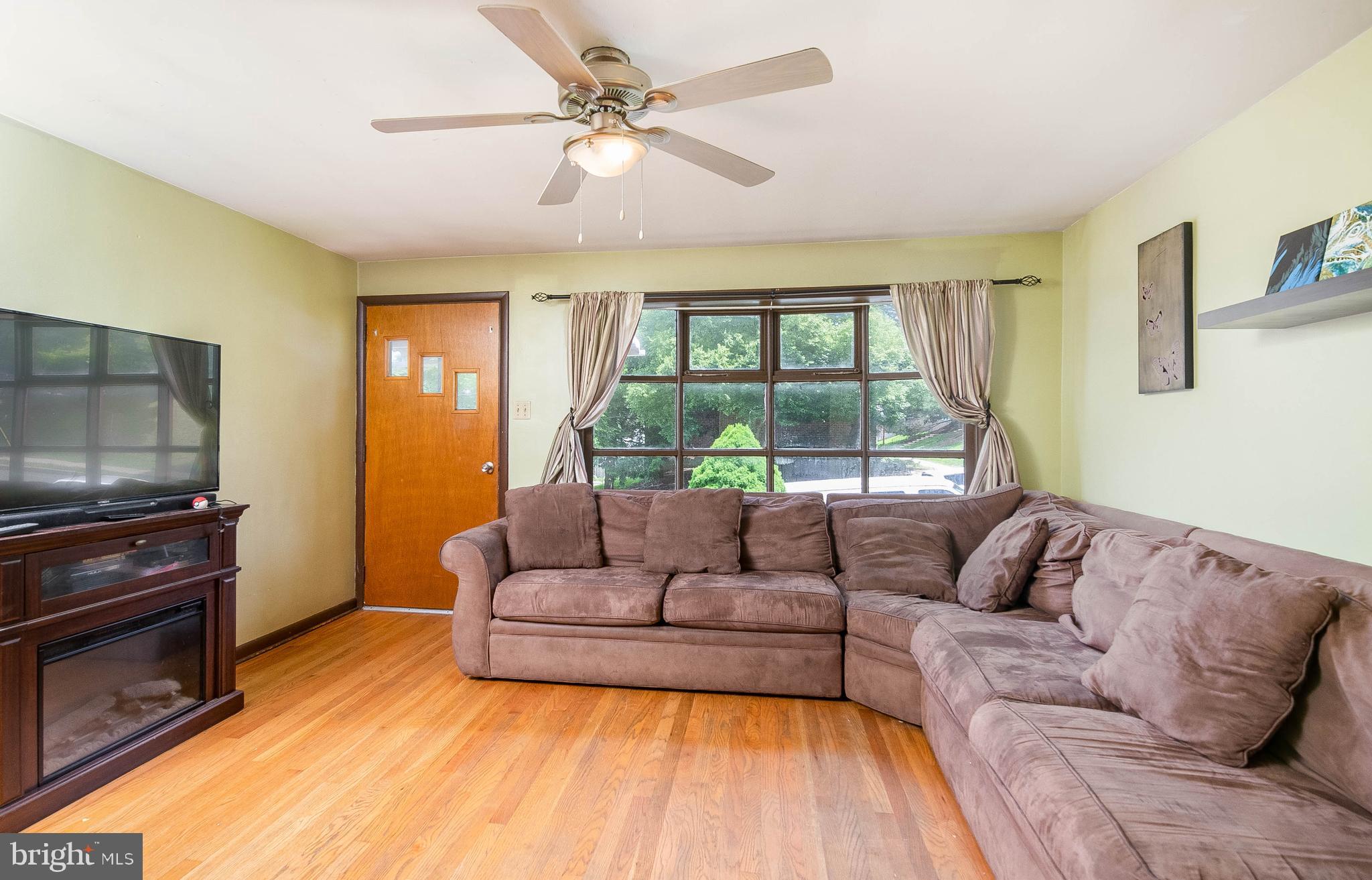 3616 Ridgeway Street Reading, PA 19605 - Photo 5 of 19