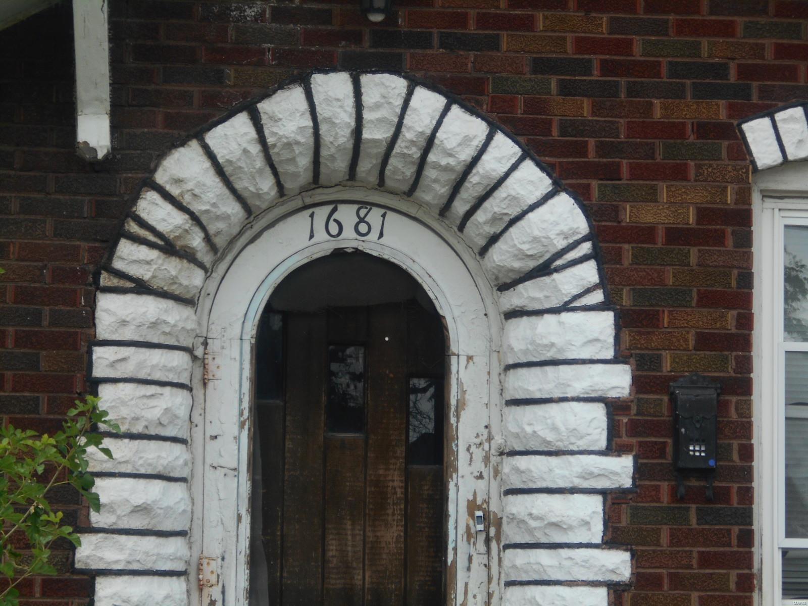 1681 2nd Street Madison, IL 62060 - Photo 2 of 8 Gallery Image 2