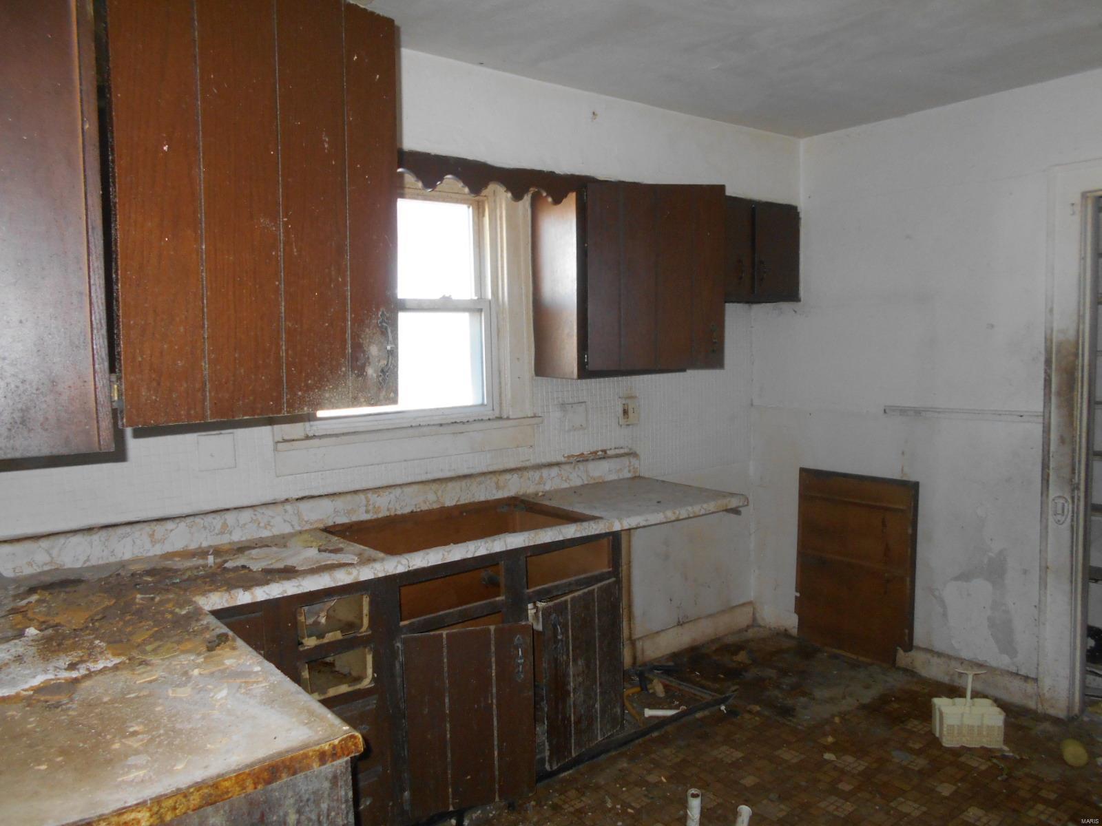 1681 2nd Street Madison, IL 62060 - Photo 7 of 8 Gallery Image 7