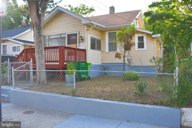 $394,900 | 4318 Newton Street, Brentwood, MD 20722