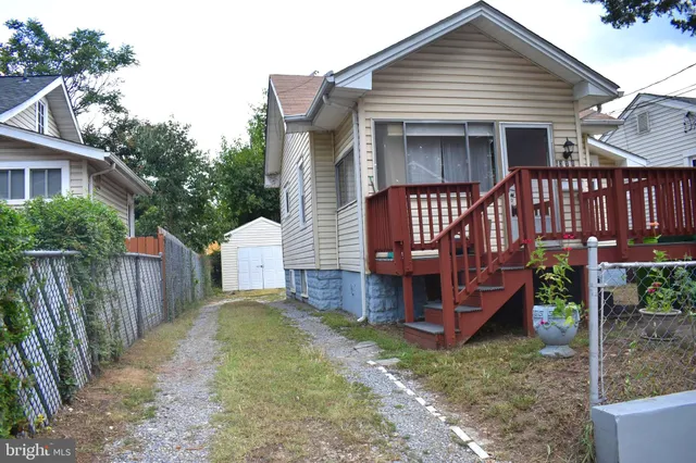 $394,900 | 4318 Newton Street, Brentwood, MD 20722