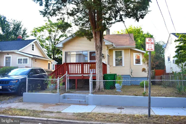 $394,900 | 4318 Newton Street, Brentwood, MD 20722