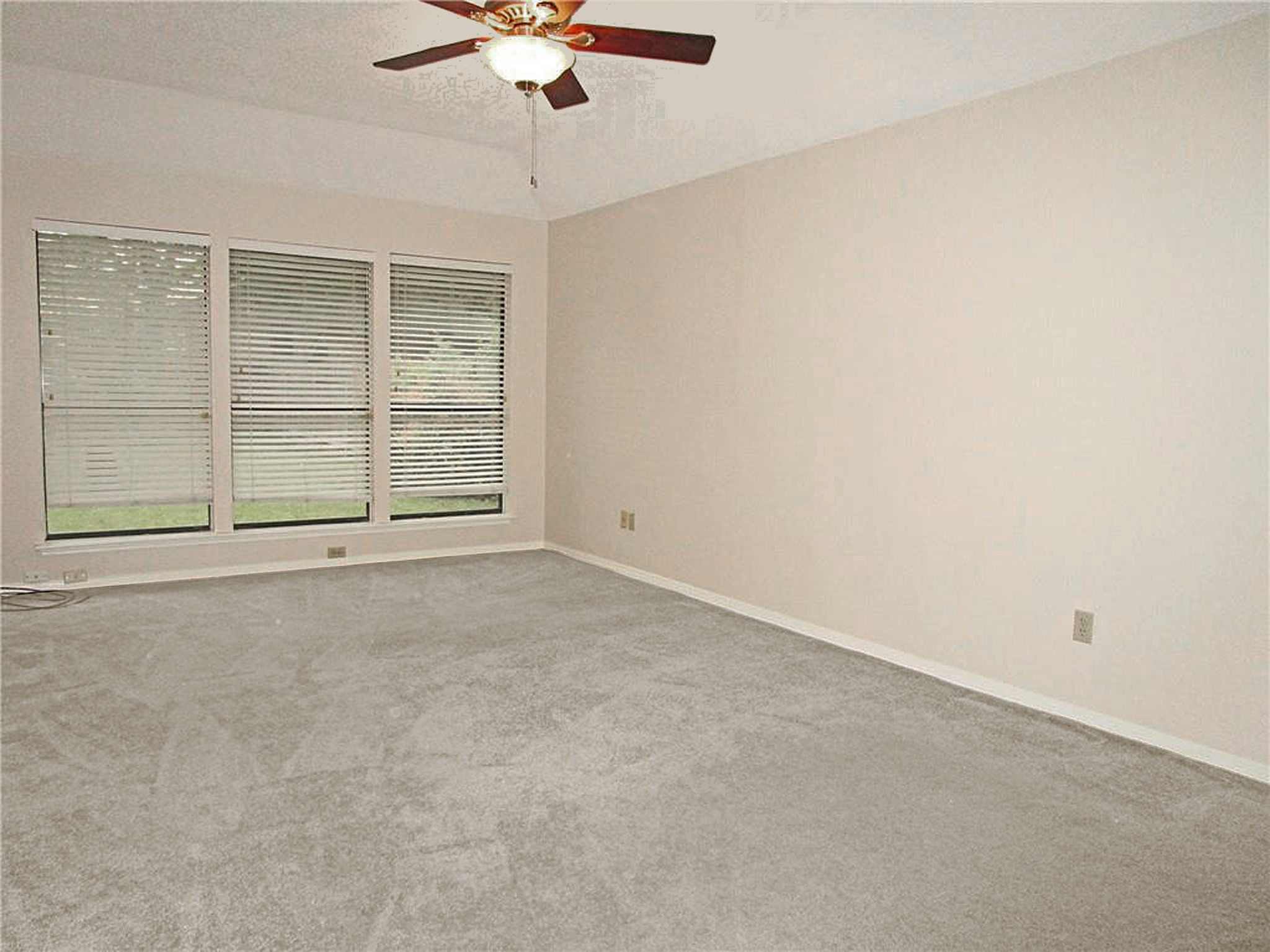 2124 Surrender Avenue Austin, TX 78728 - Photo 9 of 17 Primary bedroom