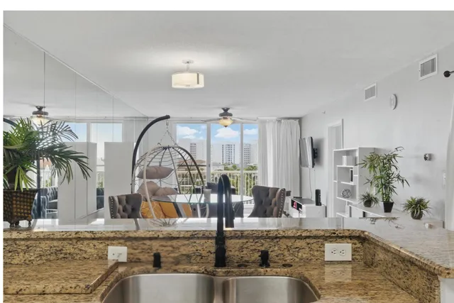 $379,550 | 970 Highway 98, Unit 305, Destin, FL 32541