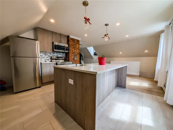 $1,700 | 144 Oxford Street, Unit 2, Providence, RI 02905
