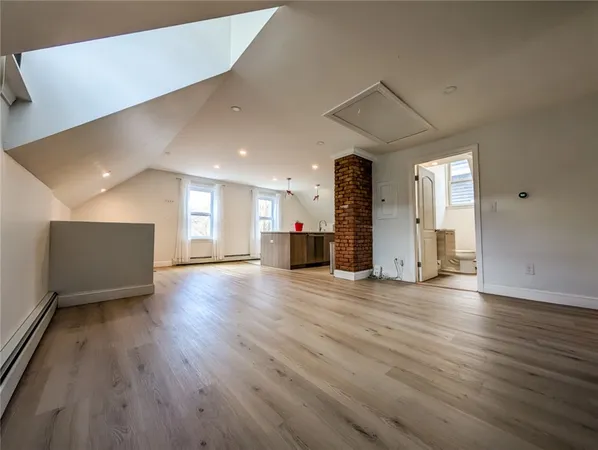 $1,700 | 144 Oxford Street, Unit 2, Providence, RI 02905