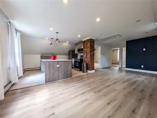$1,700 | 144 Oxford Street, Unit 2, Providence, RI 02905