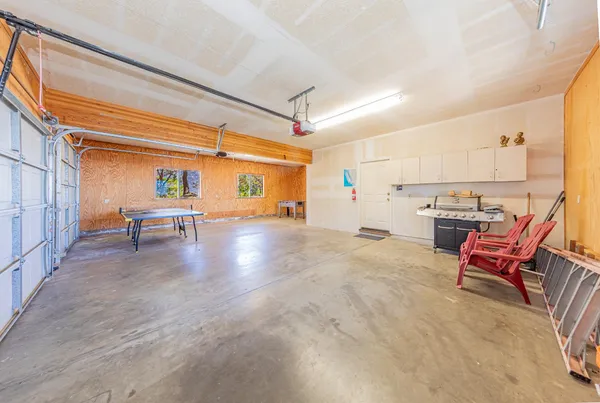 a view of utility room