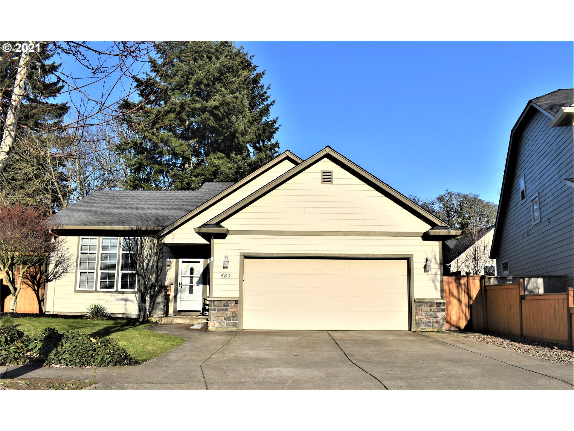 683 62nd Street Springfield, OR 97478 - Photo 1 of 17