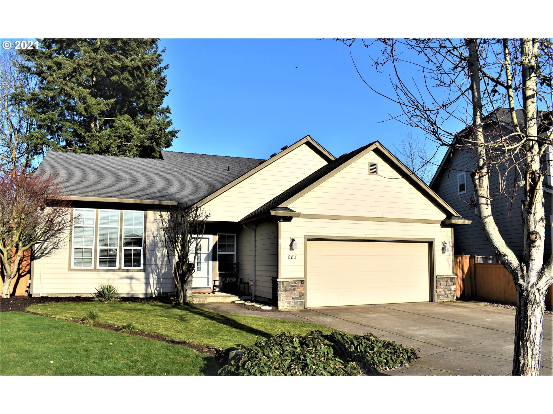 683 62nd Street Springfield, OR 97478 - Photo 2 of 17