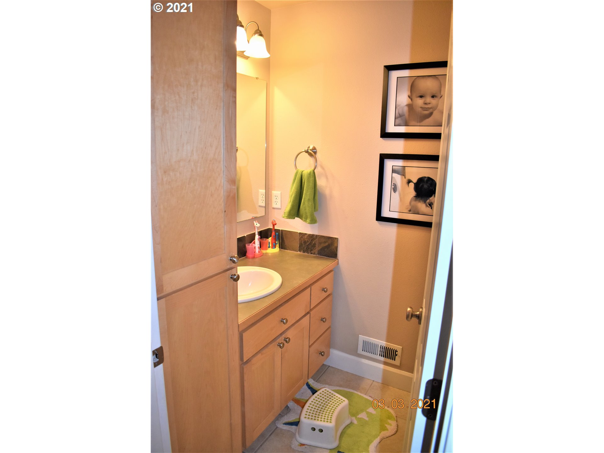 683 62nd Street Springfield, OR 97478 - Photo 11 of 17