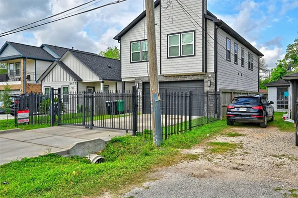 $360,000 | 8419 Observatory Street, Houston, TX 77088