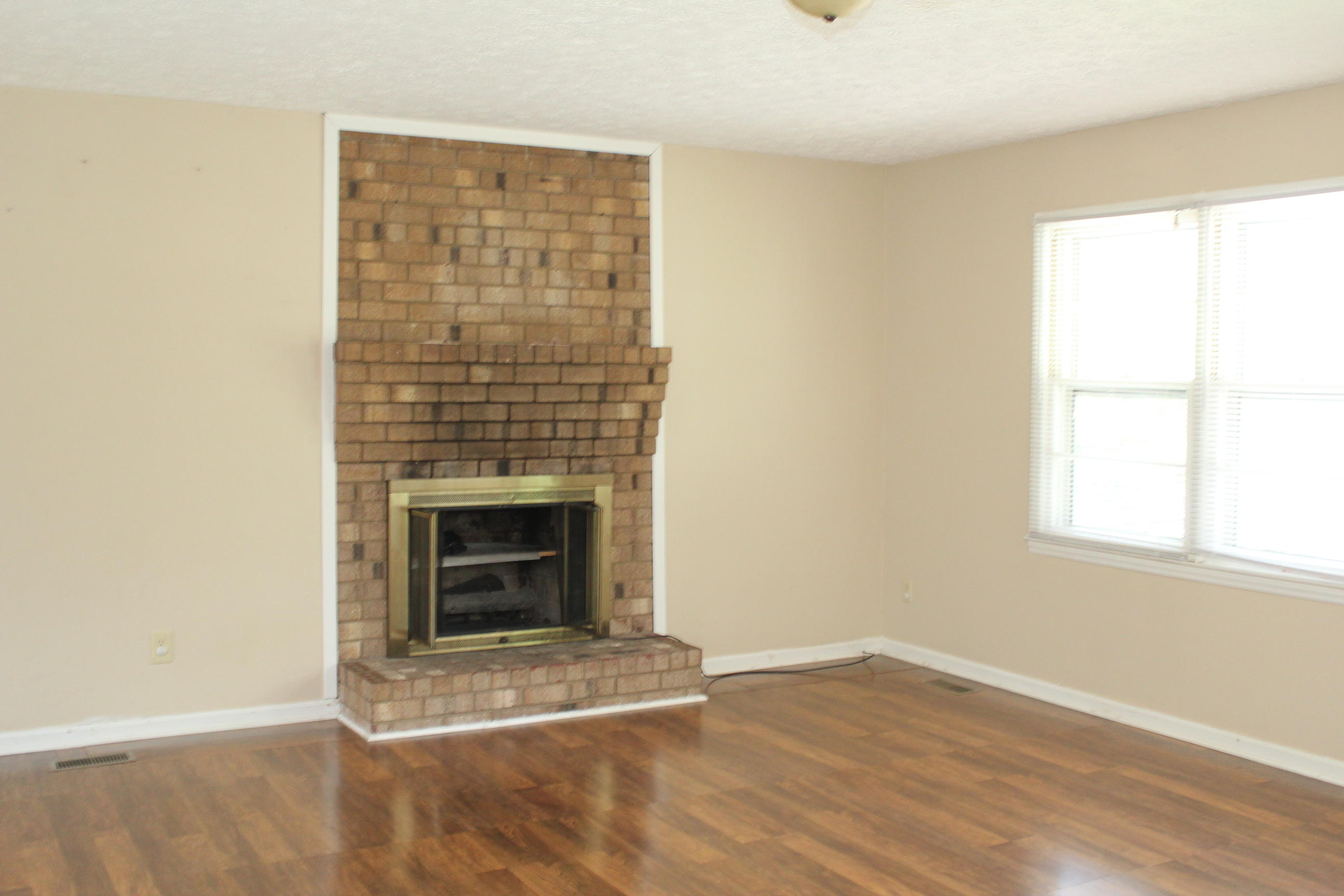1003 Richmond Road Rockingham, NC 28379 - Photo 3 of 12 Living Room