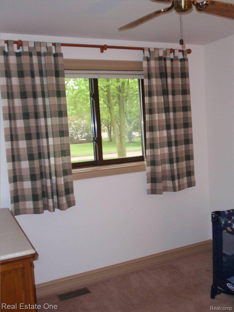 1425 Miller Road Lake Orion, MI 48362 - Photo 15 of 25 Bedroom3