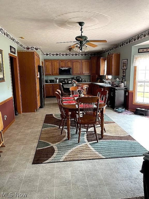8710 Henderson Road Diamond, OH 44412 - Photo 9 of 26