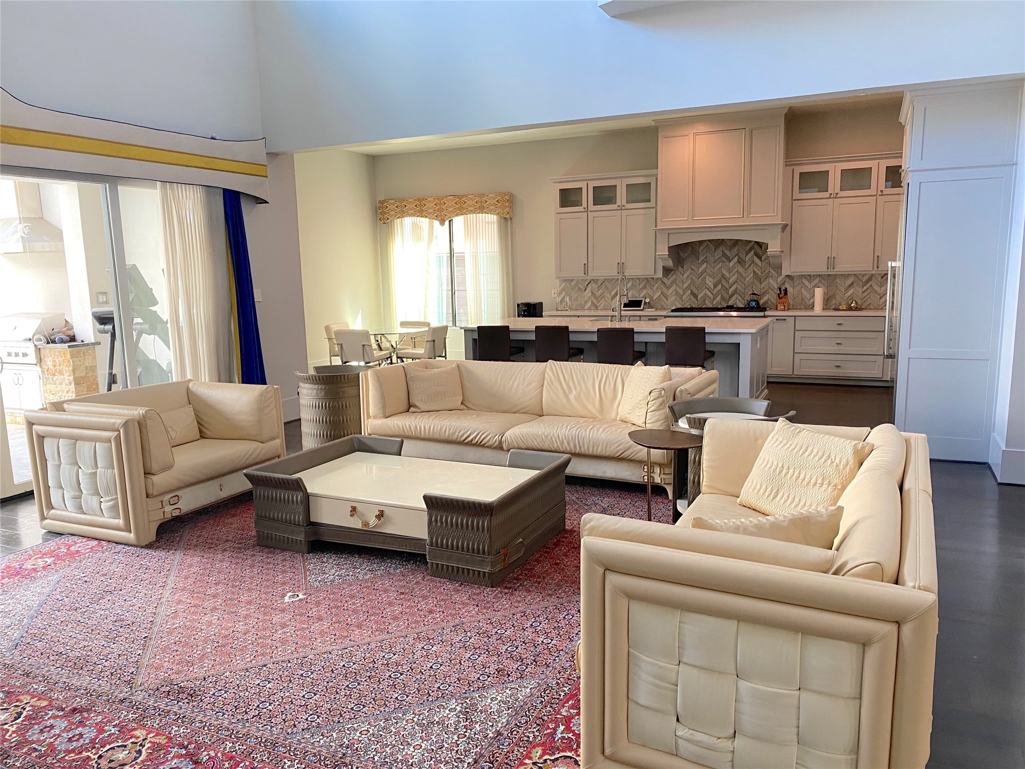 4642 Devon Street Houston, TX 77027 - Photo 5 of 39 a living room with furniture and a large window
