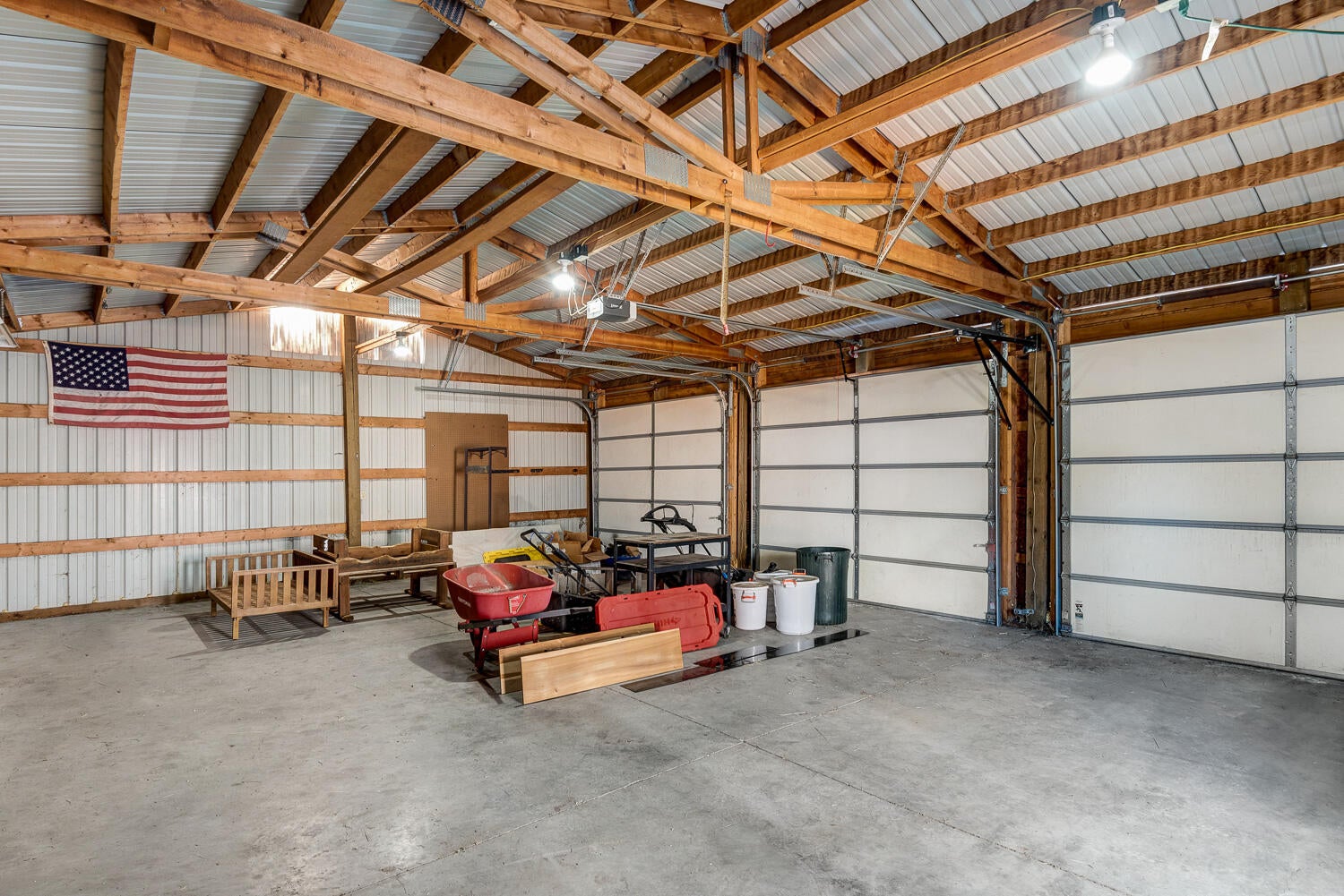 14075 Southwest Chickadee Road Terrebonne, OR 97760 - Photo 26 of 38 3 car garage