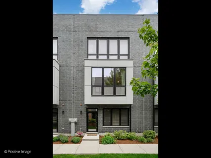 $1,050,000 | 525 North Bishop Street, Unit 5, Chicago, IL 60642