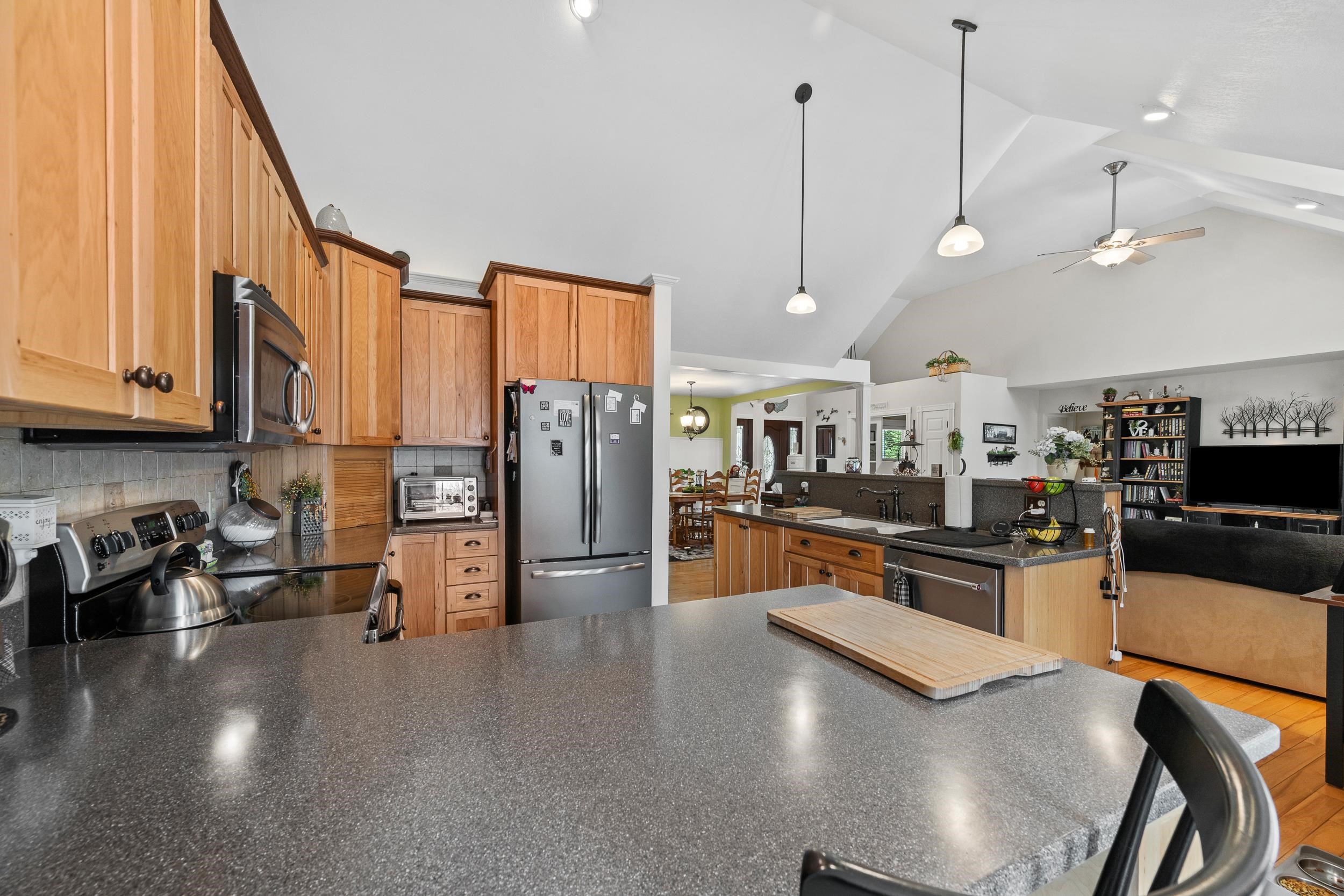 302 Howard Street Berlin, NH 03570 - Photo 6 of 53