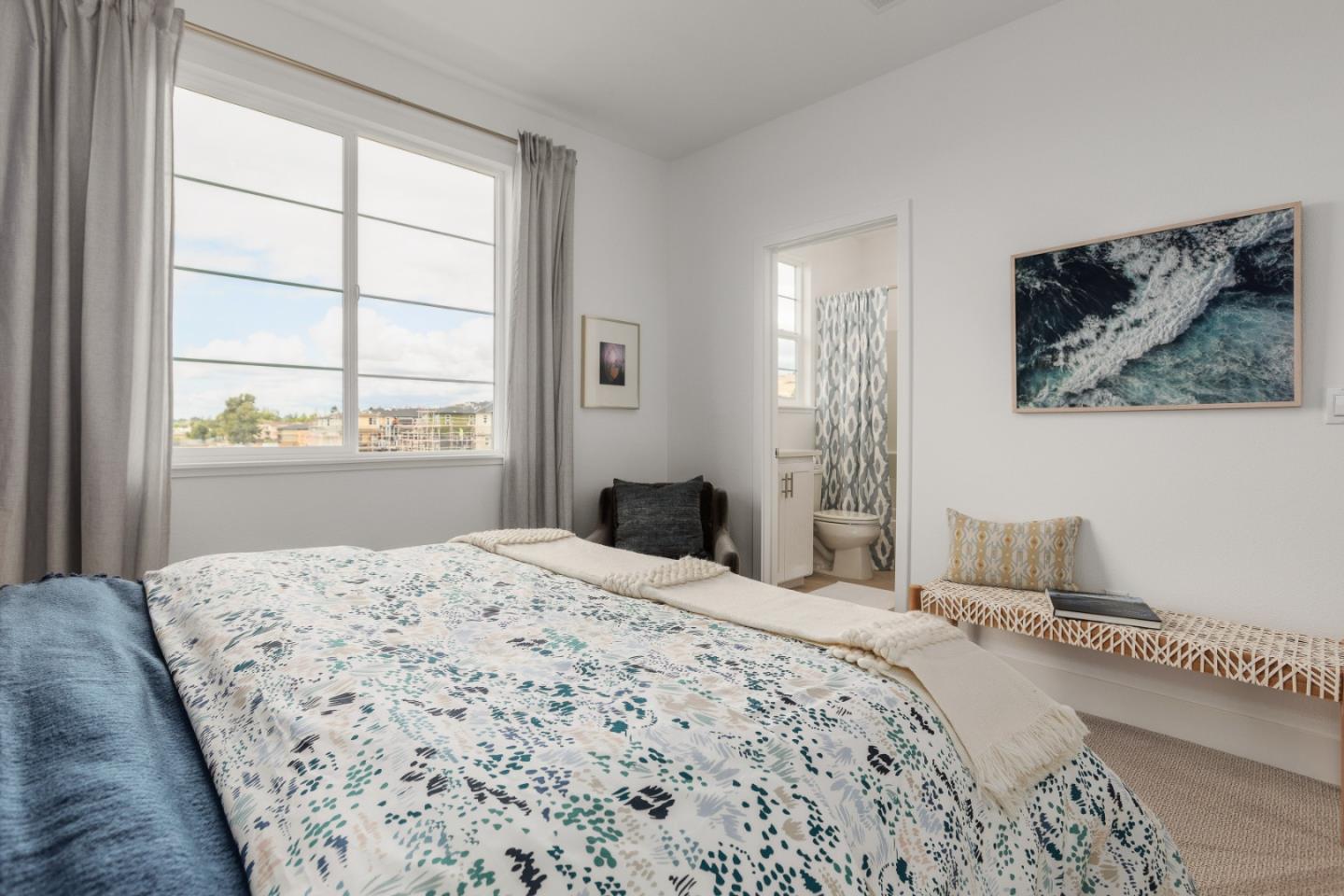 142 Cue Way Hayward, CA 94544 - Photo 19 of 24 a bedroom with a bed and a window