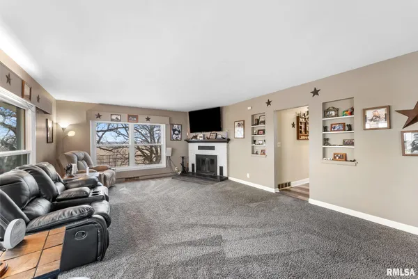 $875,000 | 15825 322nd Street West, Unit WEST, Illinois City, IL 61259