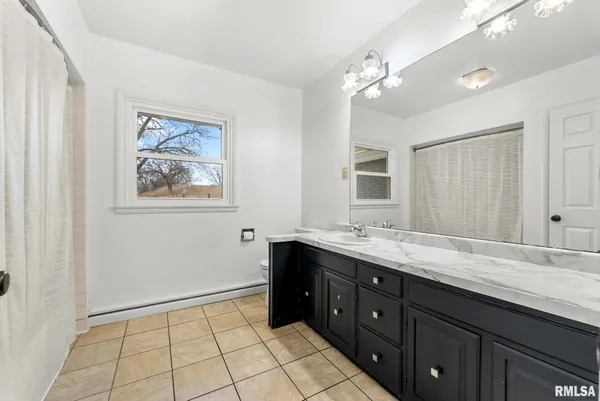 $875,000 | 15825 322nd Street West, Unit WEST, Illinois City, IL 61259