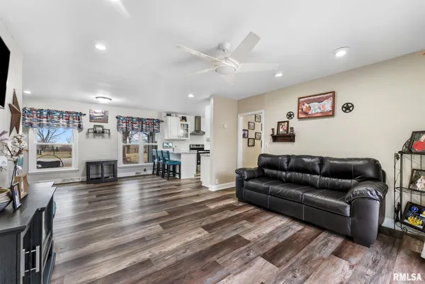 $875,000 | 15825 322nd Street West, Unit WEST, Illinois City, IL 61259