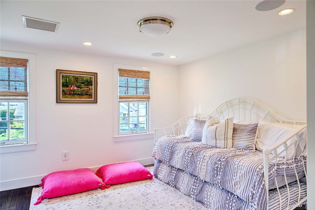 228 Bonnet Point Road Narragansett, RI 02882 - Photo 32 of 40